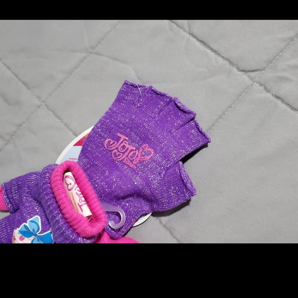 Purple and Pink Kids Gloves